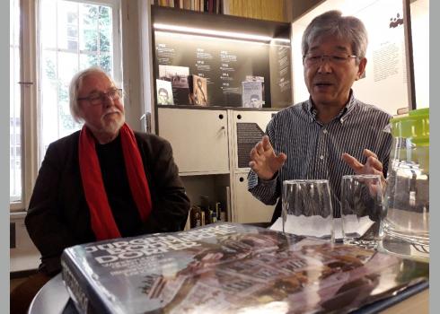 Jürgen Serke aus Hamburg und Prof. Hiroshi Asano aus Tokio lesen gemeinsam.