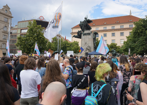 Ca. 1000 Menschen nahmen an der Demonstration teil. Viele trugen FFP2-Masken, weil sie Gesichtserkennung fürchteten.