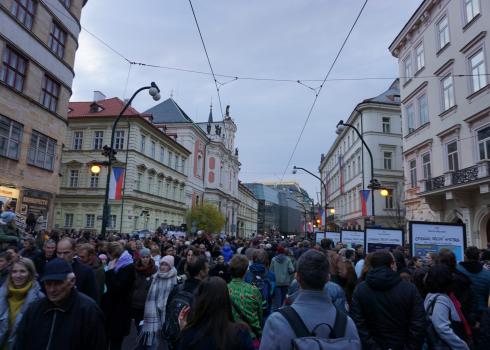 Straßenfest in der Nationalstraße aus Anlass des 30. Jahrestages der Sanften Revolution. Foto: K. Kountouroyanis