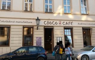 Außenansicht des Schoko-Cafés "U Červené židle"