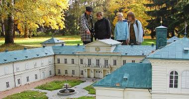 Schloss Königswart Schloss Königswart (Modell im Park Boheminium)