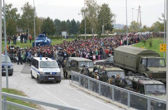 Flüchtlinge in Slowenien, Foto: SV, Slovenska vojska pri reševanju migrantske situacije z več zmogljivostmi.