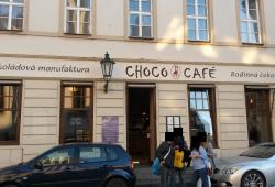 Außenansicht des Schoko-Cafés "U Červené židle"